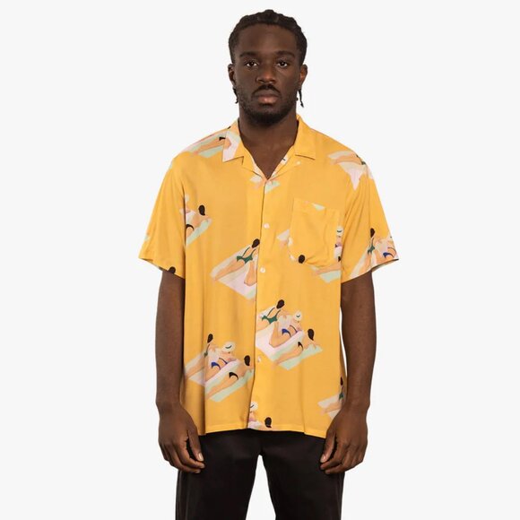 Duvin Beach Day Button Up Shirt ASO John B in Outer Banks - Picture 3 of 12